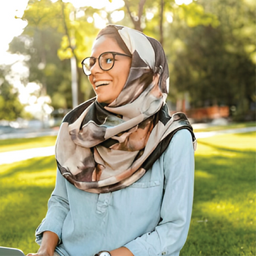 Elegant custom scarf featuring high-resolution fabric printing.
